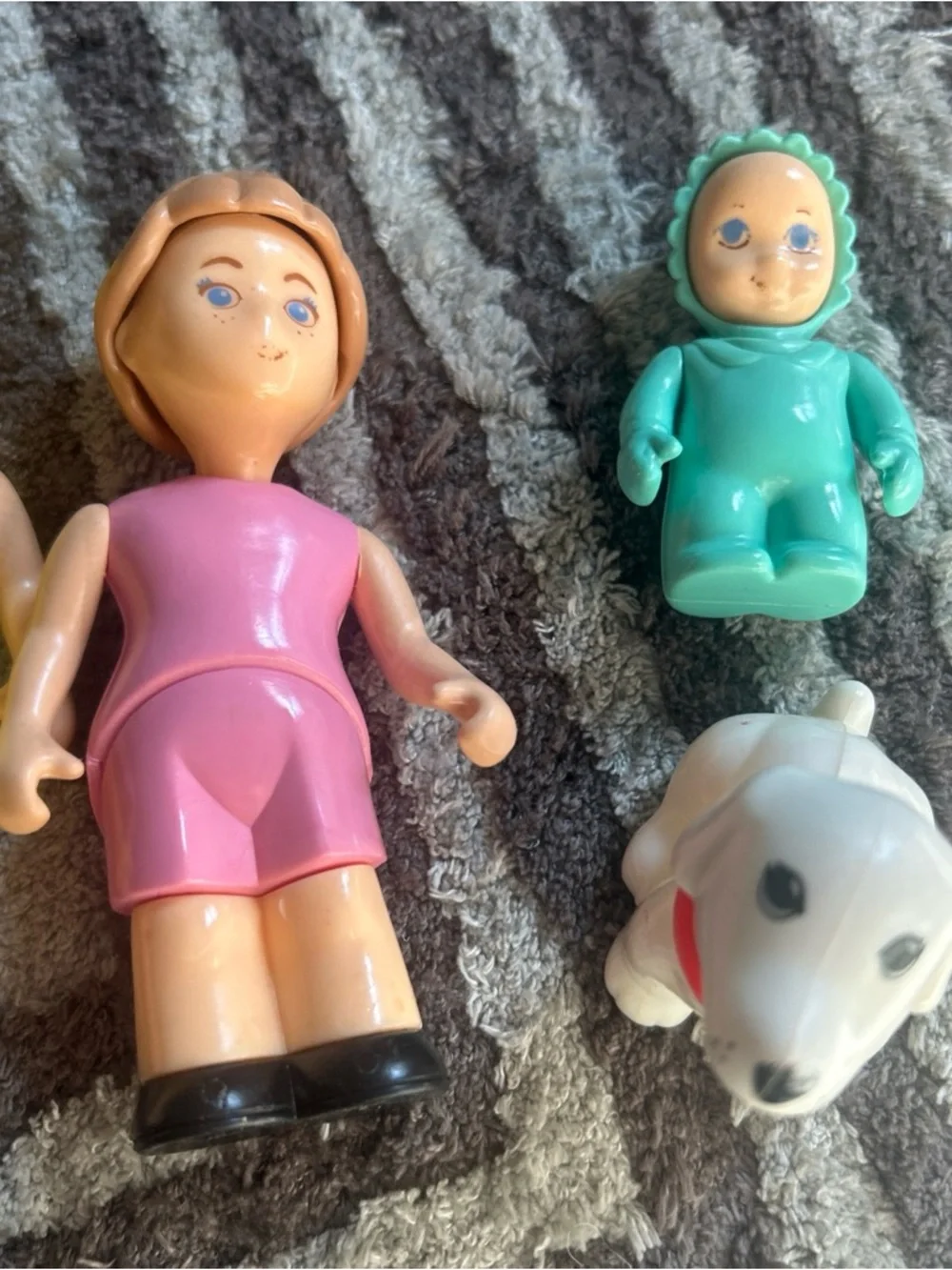 Little Tikes vintage Dollhouse Family Figures Lot Mom Dad Girl Baby Dog 90s - Picture 6 of 6
